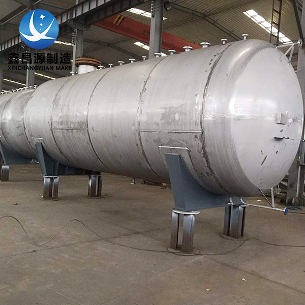 不鏽(xiù)鋼化工儲罐.jpg 不鏽鋼化工儲罐.jpg